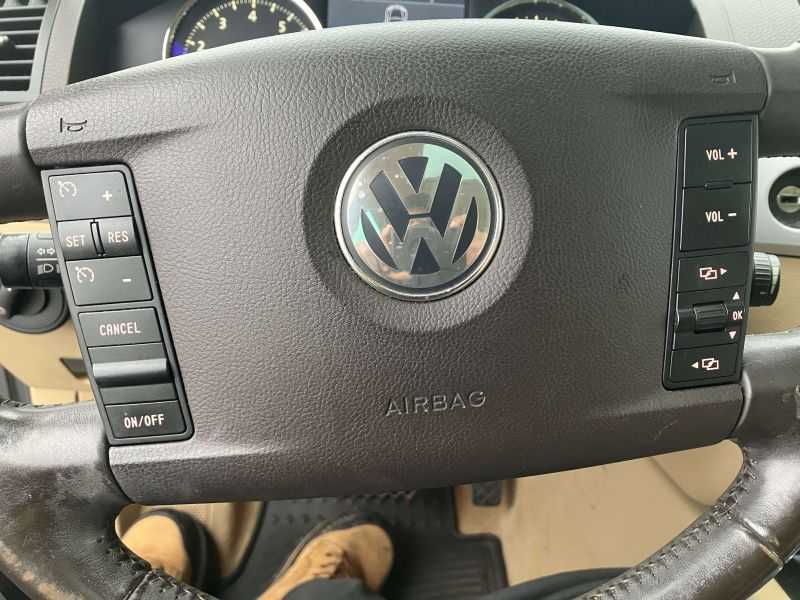 Volkswagen Touareg 2 Image 48