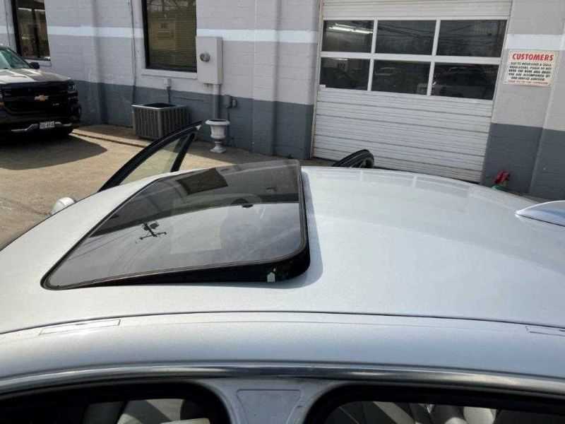 BMW 3 Series Image 16