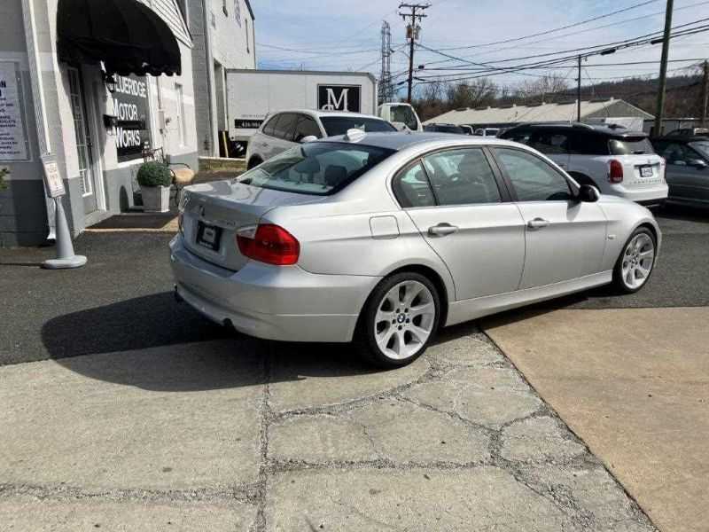 BMW 3 Series Image 10