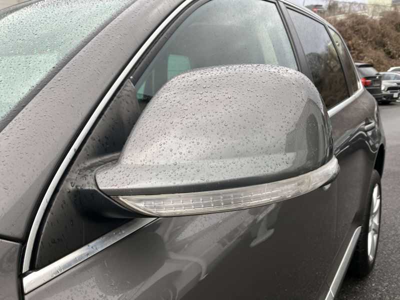 Volkswagen Touareg 2 Image 11