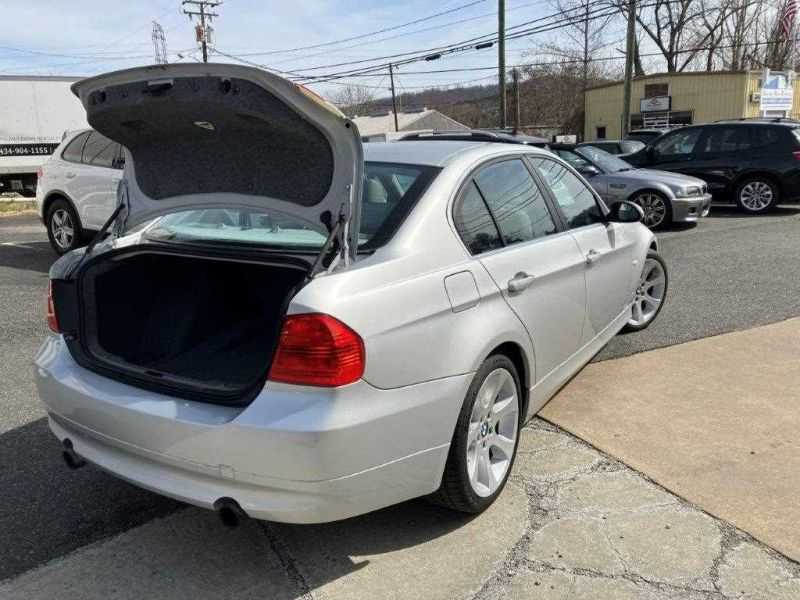 BMW 3 Series Image 14