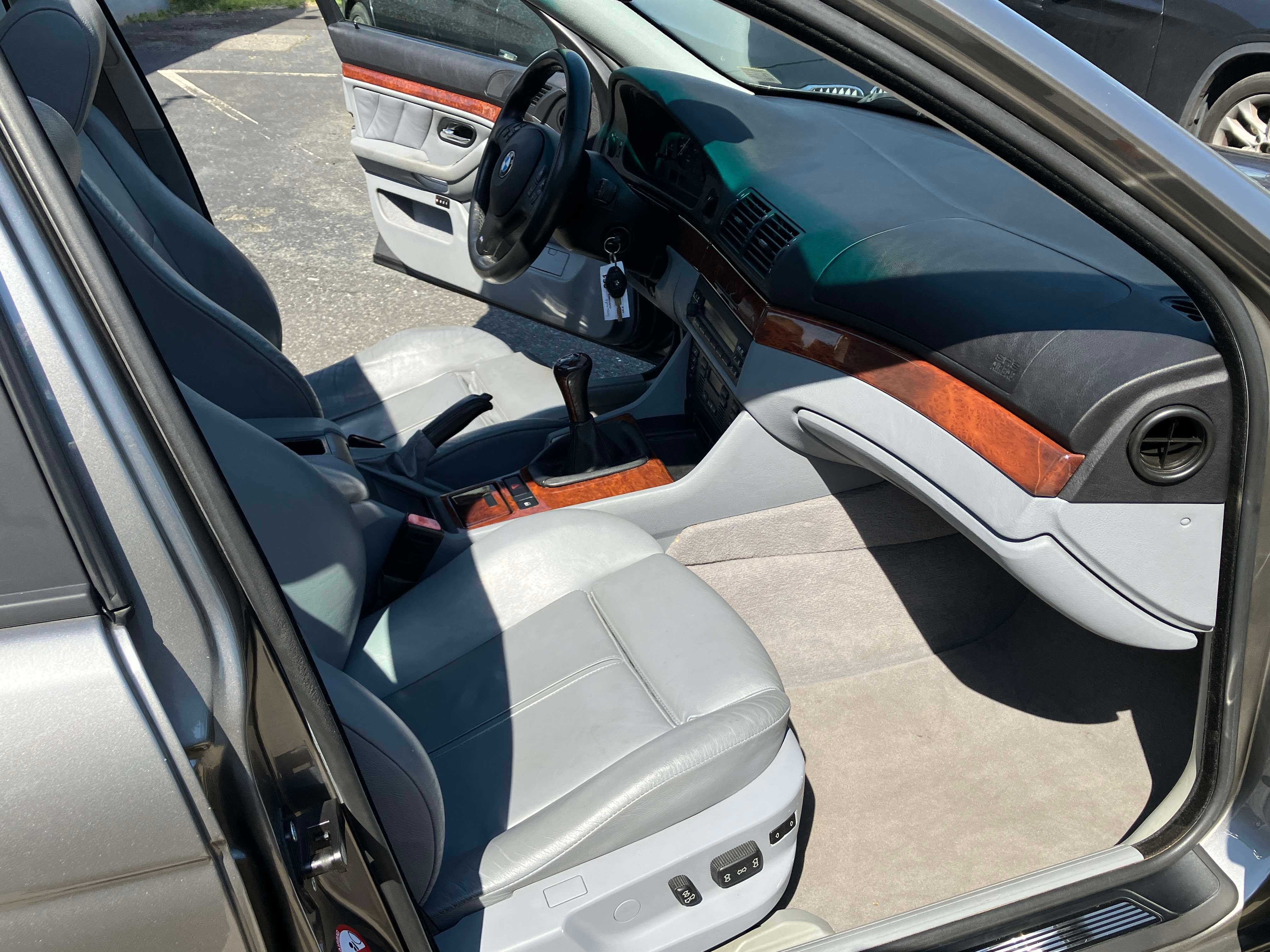 Bmw 5 Series Image 35