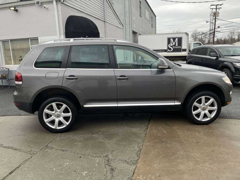 Volkswagen Touareg 2 Image 4