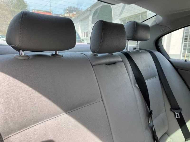 BMW 3 Series Image 22