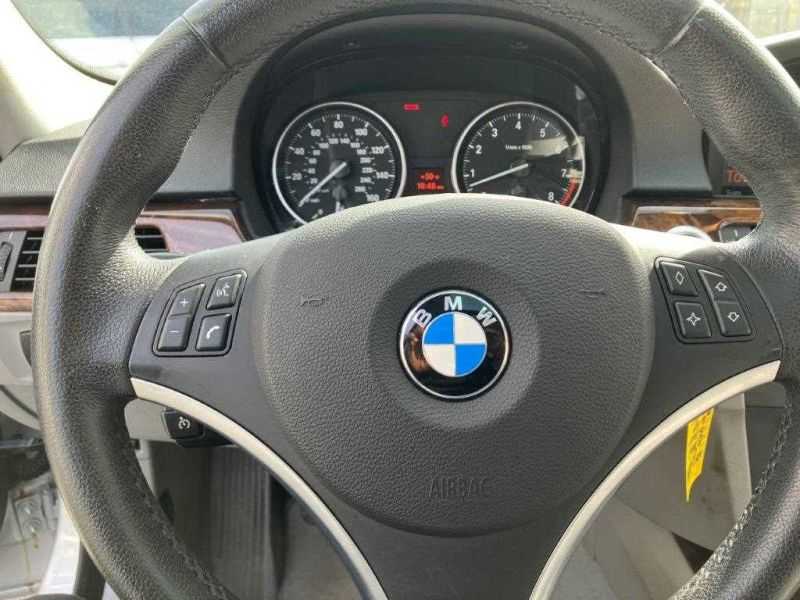 BMW 3 Series Image 24
