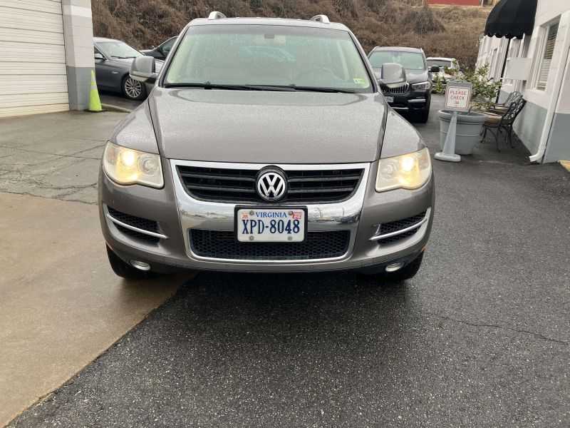 Volkswagen Touareg 2 Image 2