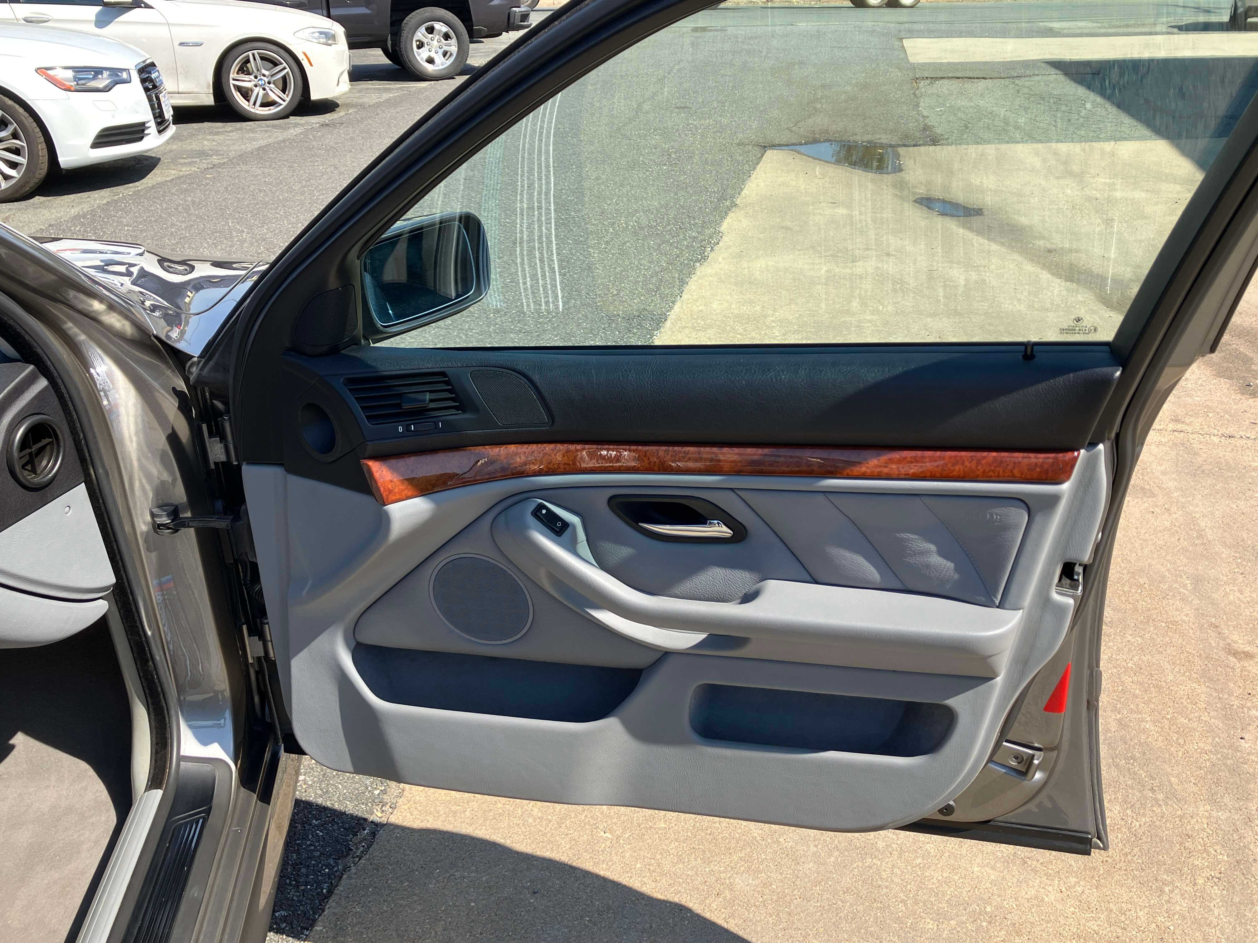 Bmw 5 Series Image 37
