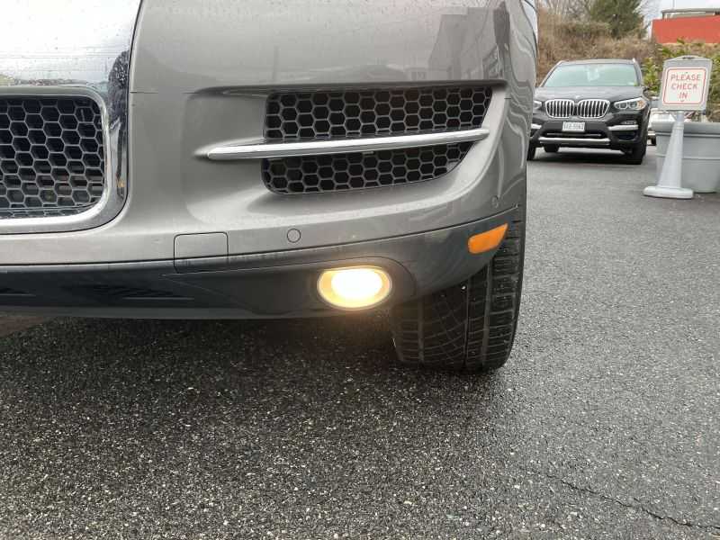 Volkswagen Touareg 2 Image 10